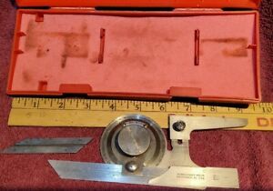 Brown &amp; Sharpe No. 496 Universal Bevel Protractor w/ Case