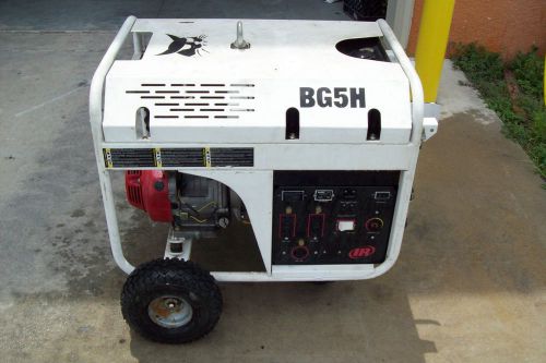 Bobcat portable generator,5000 watt,120/240 v,wrap around frame,chain hook for sale