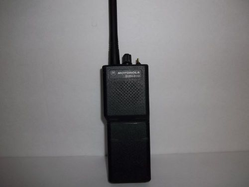 Motorola Radius P110 Portable Radio Model P43QLC20E2AA *PARTS OR REPAIR*FREE S/H