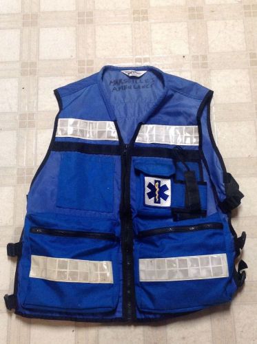 Blue EMT EMS safety vest size large.     Very Reflective front and back..