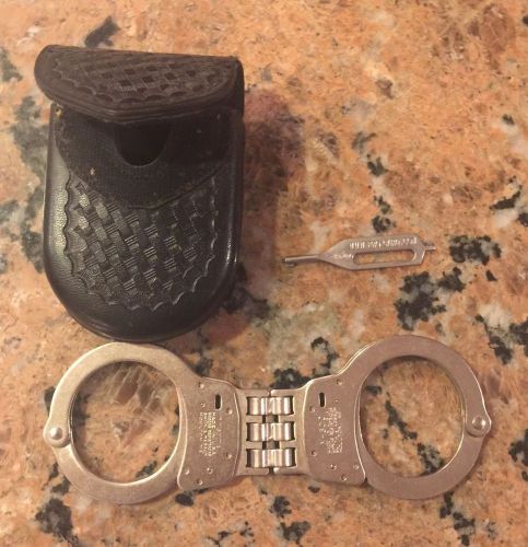Smith &amp; Wesson Handcuffs Model 300 With Holder