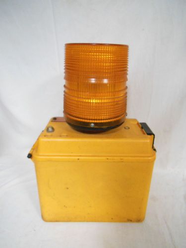 Vintage empco lite 12 volt wl-2 #1102 barricade light w/ mounting bolts for sale