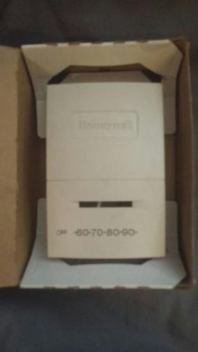 NEW IN BOX: 24 VOLT HONEYWELL TRADELINE T822D 1032 THERMOSTAT