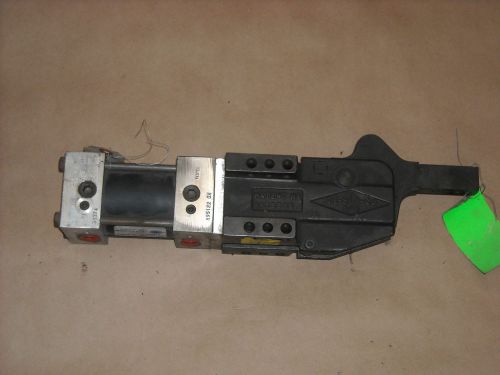DE-STA-CO 895B-14R-46-R1000-C100K Pneumatic Clamp, With Arm, No Sensor, Used