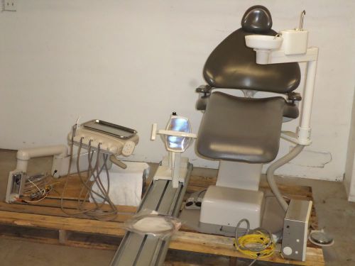 Lot of 2 Adec 1040 Dental Chair + 542 Delivery System +Pelton &amp; Crane LFTN Light