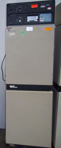 FORMA SCIENTIFIC WATER JACKETED INCUBATOR MODEL 3326 WITH SHELVES