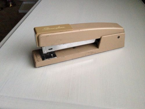 Genuine retro tan Swingline desk stapler. Works!