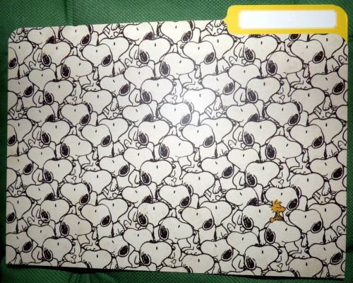**SNOOPY, SNOOPY, SNOOPY** A4 MANILLA FOLDER WITH YELLOW TAB &amp; INSIDE COLOURING