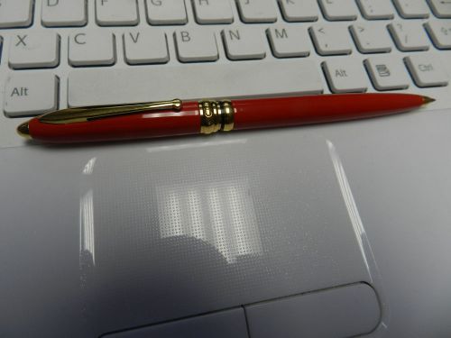 Colibri Pencil in Red Tone!