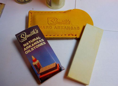 New Vtg. SMITHS ARKANSAS WHITE HARD  Sharpening OIL Stone IN LEATHER CASE