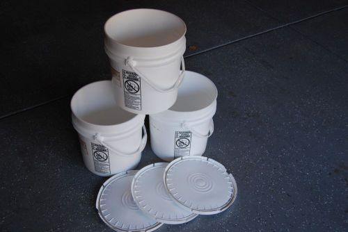 Lot Of 3 Food Grade Plastic Buckets Lids 5 Gallon Heavy Duty Storage hydroponics