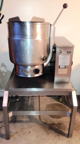 Groen tdh-20 countertop gas/elec. tilting kettle 20 qt. cap &amp; hand tilt w/stand for sale