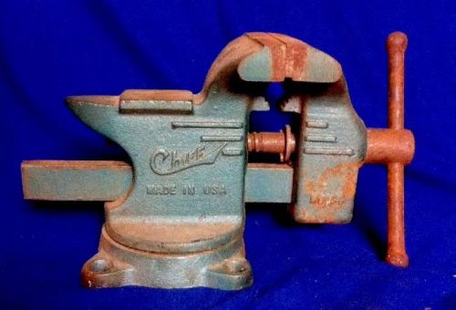 Vintage 4&#034; Jaw Heavy Green Duty Bench Vise with Swivel Base made USA by Chief