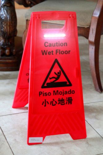 Led-wet floor sign red-3 lanuages-flashing led-176 hours on 3 aa batteries for sale