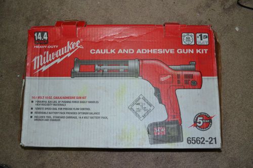 Milwaukee heavy-duty caulk and adhesive gun - 6562-21 free shipping for sale