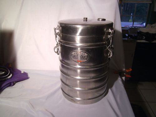 AerVoid Thermal Food Carrier Model 3X10 by Vacuum Can Co 4.75 Gallon Capacity?