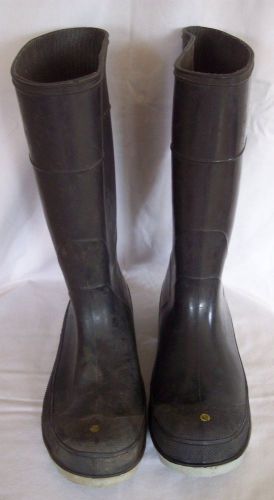 La Crosse Men&#039;s Steel Toe Calf to Knee High Size 13 Rubber Work/Farm Boots USA