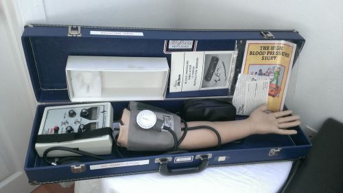 NASCO LIFE FORM BLOOD PRESSURE SIMULATOR LF1095UA w/ Auscultation - Very Nice