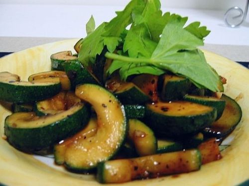 DIY Chinese Food recipe *Super Easy* (Stir Fried zucchini )  Penny bid
