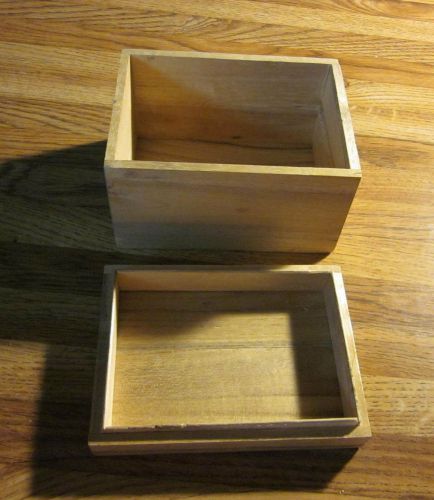 One lightweight wooden box with removable lid