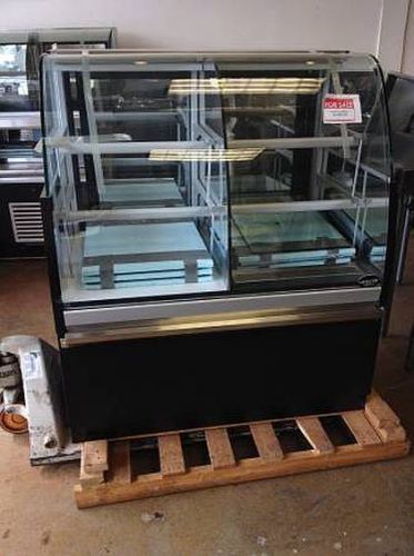 New Millrock Saber 2 Zone Combo Display Case Cafe Bakery &amp; Deli Merchandiser