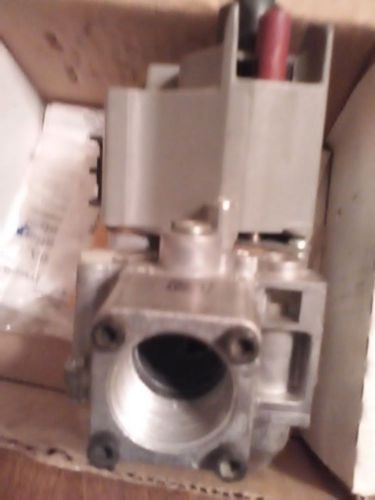 Honeywell vr8300 a 4508 dual valve standing pilot combination gas control nos for sale