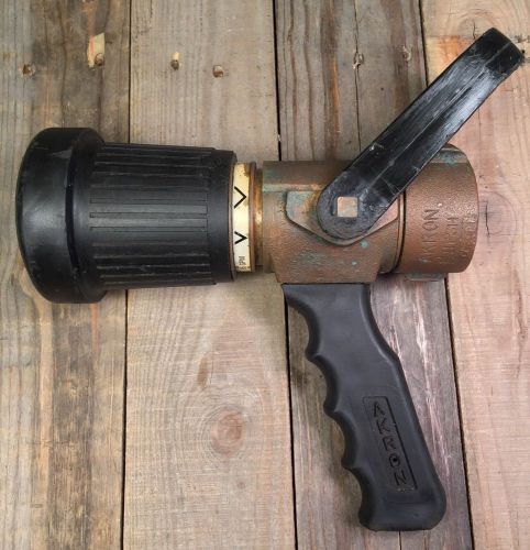 Fog nozzle 1-1/2&#034; akron 3019 brass pistol grip water or aff foam nice solid unit for sale