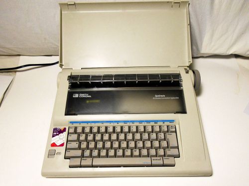 Smith Corona NA2HH Spellmate 700 dictionary/correction typewriter W/Keys Cover