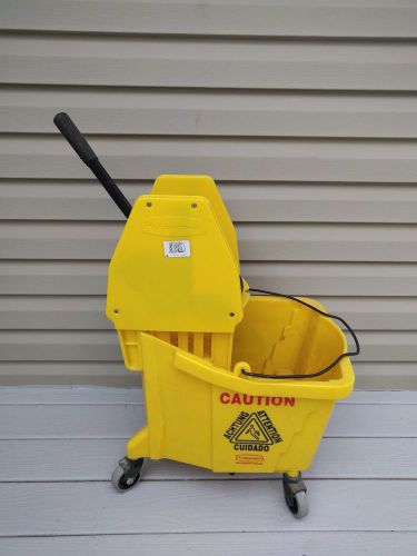 Mop Bucket With Side Wringer, 26 Quart / 6.5 Gallon, Yellow - Used