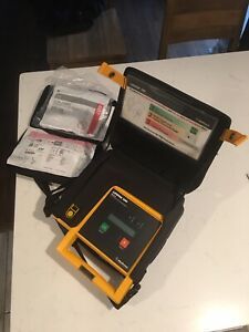 LIFEPAK 500 AED with New Pads, NEW Battery &amp; Carry Case MedTronic