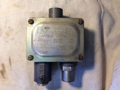 Barksdale 9048-1 pressure switch. 35-250psi range. surplus stock for sale