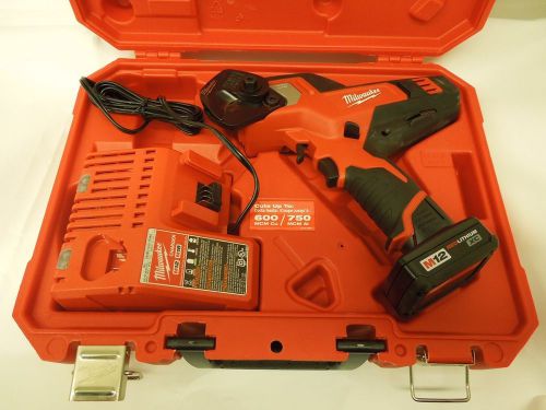 Milwaukee M12 600 MCM Cable Cutter Kit Cat No. 2472-20