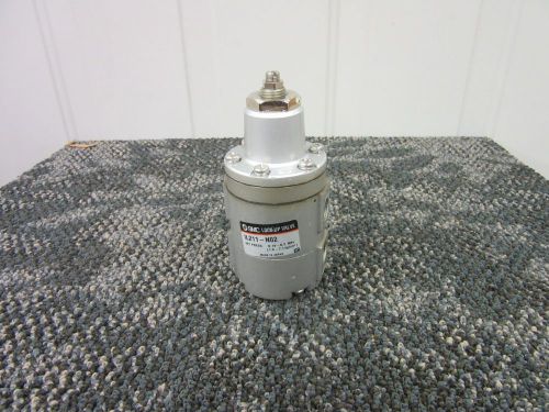 SMC LOCK UP VALVE IL211-N02 PRESSURE 0.14 0.7 MPa 1/2&#034; NPT THREADED IN OUT NEW
