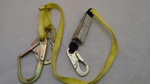 MSA 10072475 TWINLEG LANYARD W/ GL3100 CONNECTORS USED IN GOOD CONDITION