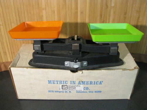Balance beam scale - metal base - plastic trays - metric in america columbus oh for sale