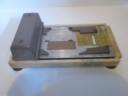 VINTAGE ADDRESSOGRAPH CREDIT CARD IMPRINTER FOR MASTER CHARGE &amp; VISA!