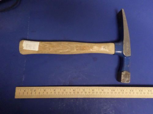 VAUGHAN BL-24 ,BRICKLAYERS HAMMER, HICKORY HANDLE, 11-1/2 INCHES