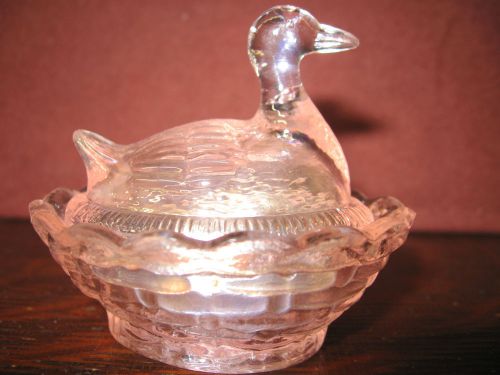 Pink carnival glass salt cellar celt duck on nest basket dip swan iridescent art