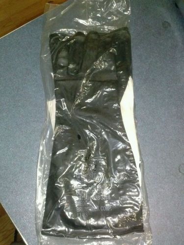 Latex Gloves, 10&#034;W x 18&#034;L Lot of 2