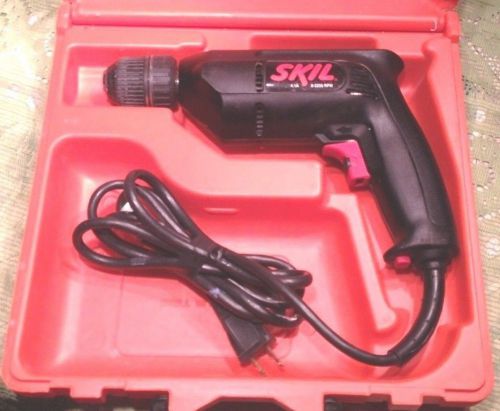 Skil #6220 variable speed drill. 3/8 keyless chuck. with case