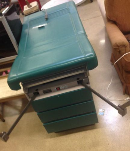 Green Ritter 104, Doctor OB/GYN Patient Exam Table, Medical, Tattoo Table