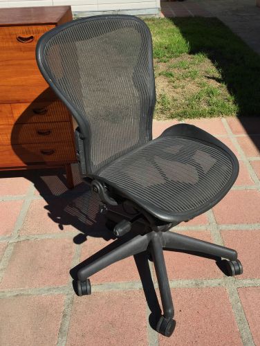 Aeron herman miller office chair size b medium armless no arm rests for sale
