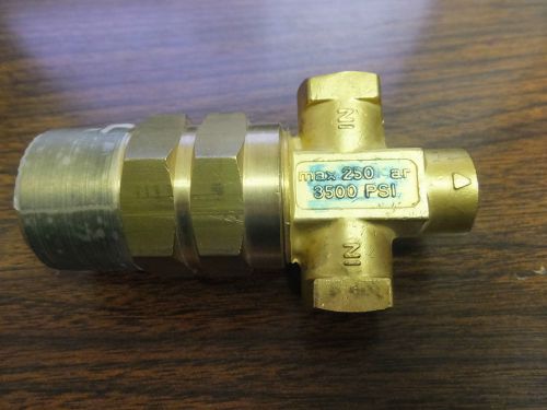 Brass Pressure Regulator - 0-200 PSI - 1/4 F, 3-Ports, MV500