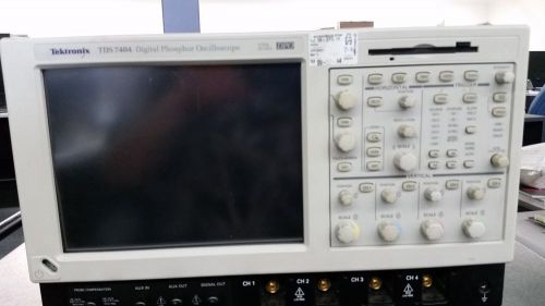 Tektronix TDS 7404/2M Oscilloscope  -  4 GHz, 8 Msamples max, 2 Msamples/ch