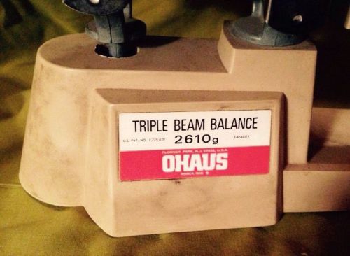 OHAUS Triple Beam Balance Lab Scale 1 Gram to 2610 Grams In Coffin Carrying Case