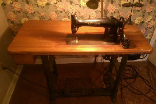 COLLECTIBLE 1924 SINGER INDUSTRIAL SEWING MACHINE PACKAGE...