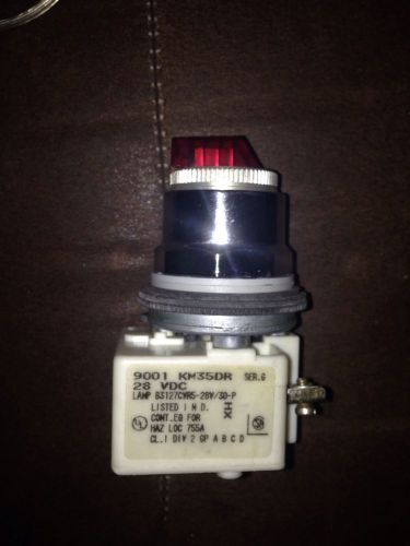 SQUARE D CLASS 9001 TYPE KM35DR SERIES G ILLUMINATED SELECTOR SWITCH 2 POSITION
