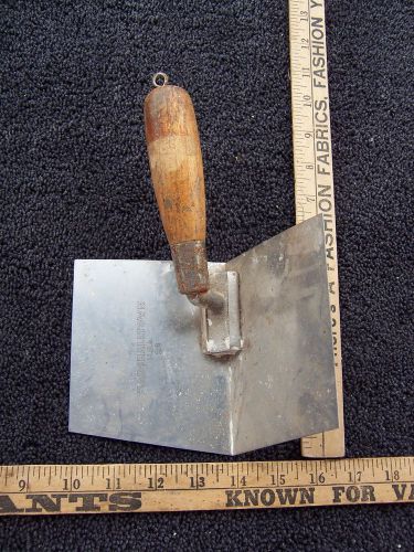Marshalltown U.S.A. #23, Corner Taping Knife, Wood Handle, Stainless Steel Blade