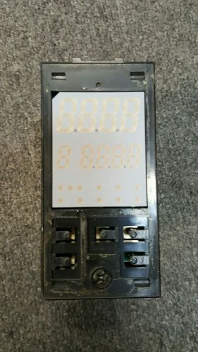Omron Digital Controller E5EK-AA2-500