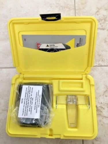 NEW NARDA NARDALERT XT A8862 100 KHz - 100 GHz PERSONAL EXPOSURE RF MONITOR CASE